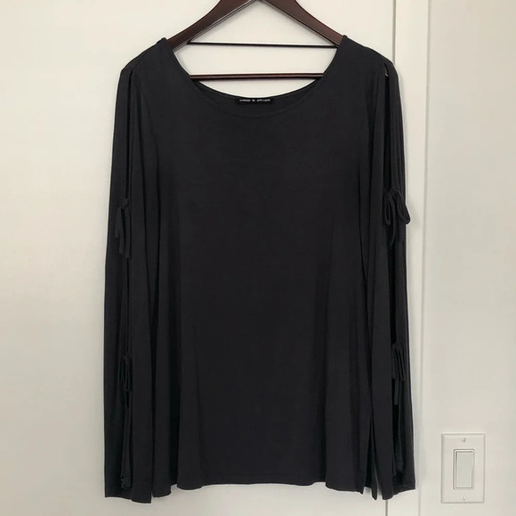 Cable & Gauge  cutout sleeve top - Picture 7 of 7